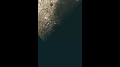 La lune pas si déserte que ça