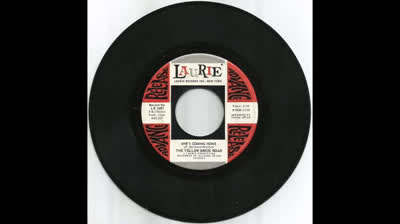 YELLOW BRICK ROAD (1969) - She's Coming Home