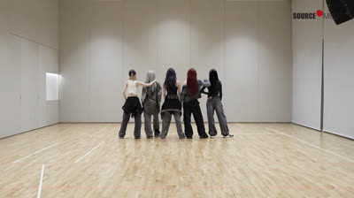 Le sserafim EASY dance pratice